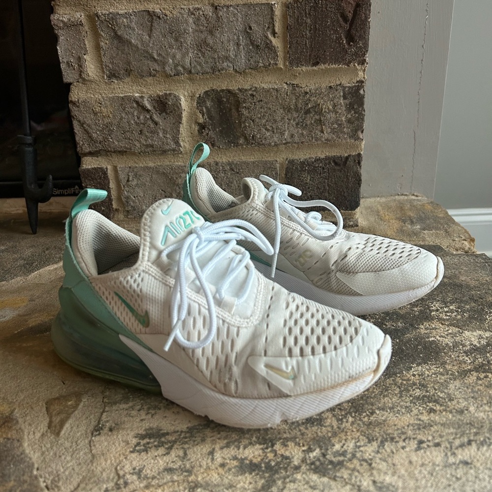 Nike Air Max 270 Girls Size 4 Athletic Shoes Mint AirMax